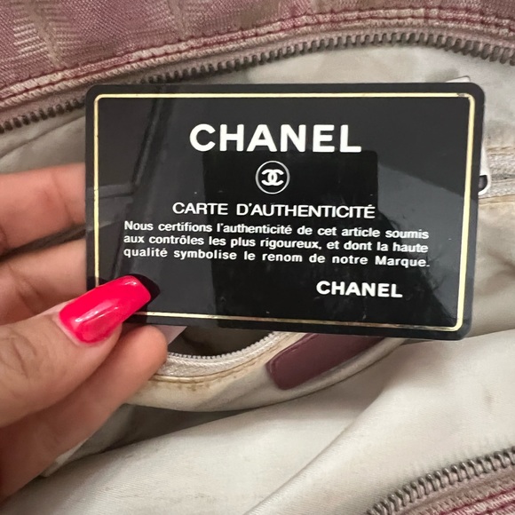 Authentic Chanel handbag Preloved . $895 - Picture 2 of 9